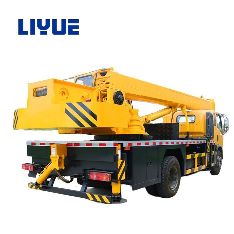 6 Ton Mini Truck Crane With YUNNEI Engine And 26m Lifting Height On Dongfeng Chassis