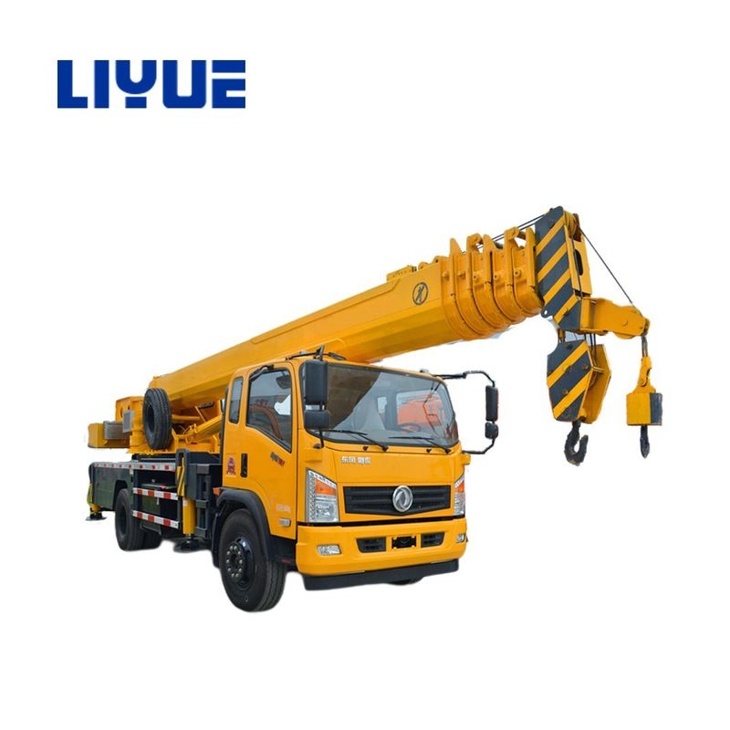 6 Ton Mini Truck Crane With YUNNEI Engine And 26m Lifting Height On Dongfeng Chassis