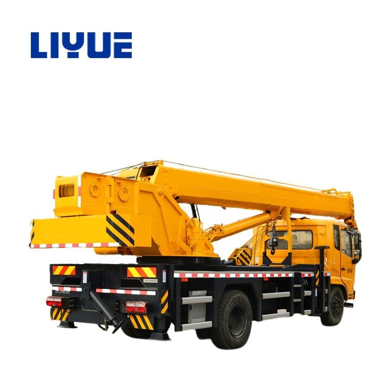 6 Ton Mini Truck Crane With YUNNEI Engine And 26m Lifting Height On Dongfeng Chassis
