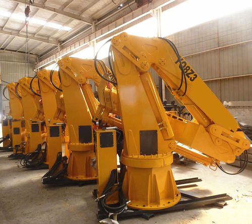 Marine Straight Boom Crane 25 Ton Hydraulic Ship Crane With 40.8HP Engine Powder