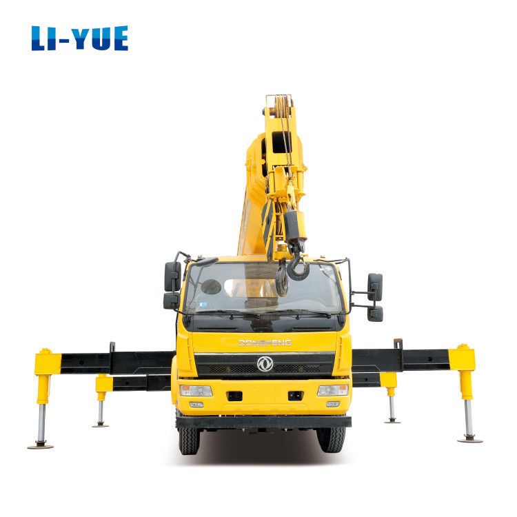 MOOG Hydraulic Cylinder 6 Ton Mobile Truck Crane With 5 Sections Arm Smooth Operation