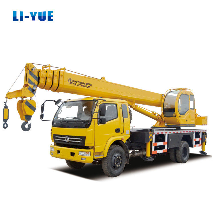 MOOG Hydraulic Cylinder 6 Ton Mobile Truck Crane With 5 Sections Arm Smooth Operation