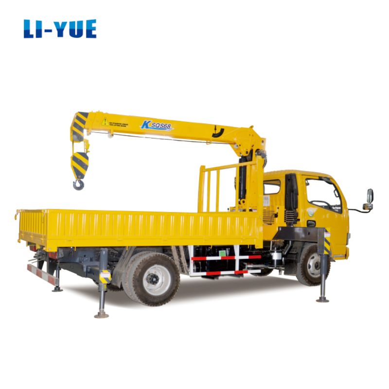 5 Ton Hydraulic Hoisting Mobile Lorry Crane With Straight Arm For Construction